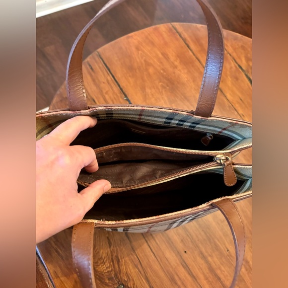 BURBERRY Handbag/Satchel in Excellent Vintage Condition! Made in Italy. - Picture 7 of 7